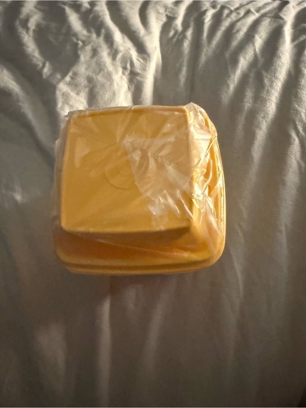 Tupperware Pick-A-Deli Small Container - Bright Yellow - Picture 3 of 4